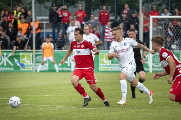 Jonas Zickert hängt die Fußballschuhe an den Nagel