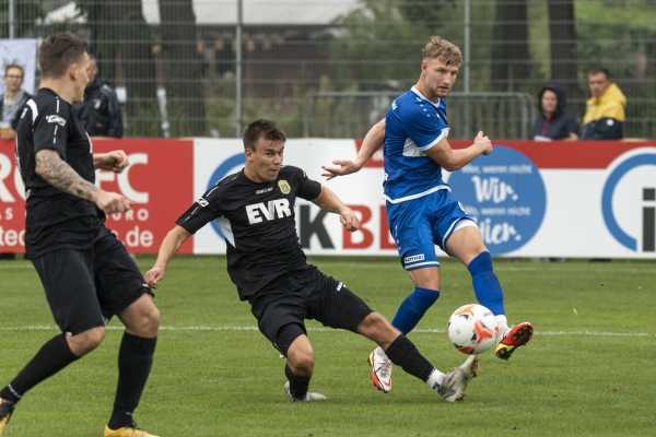 VfB zum Auftakt beim Oberligaurgestein zu Gast